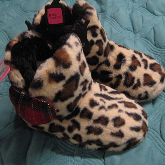 NWT Small Betsey Johnson Slippers and NWT Small Nicole Miller Gown - Picture 2 of 14